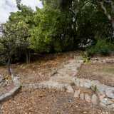 Il giardino si sviluppa su pi� livelli...